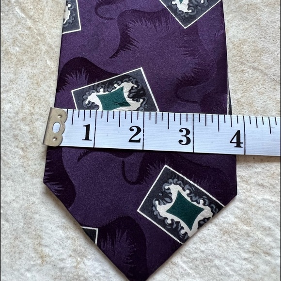 𝅺VINTAGE Purple HALSTON 100% Italian Silk Tie - Picture 4 of 8